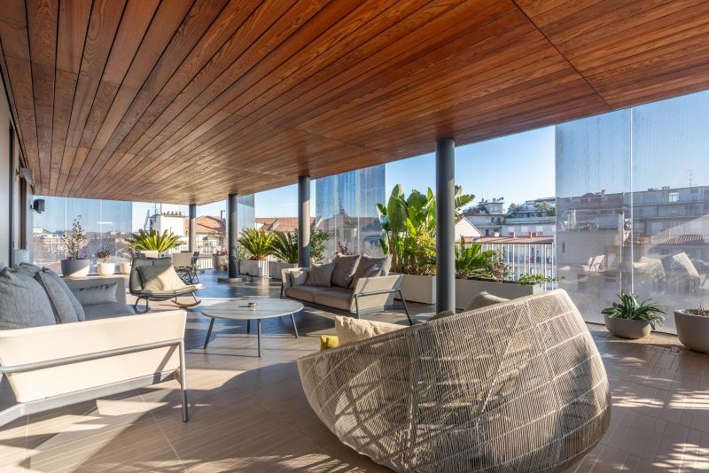 Panoramica residenza con terrazza e box