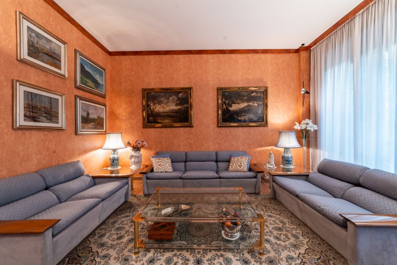 Elegante residenza con box