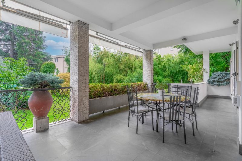 Elegante residenza con terrazzo e box