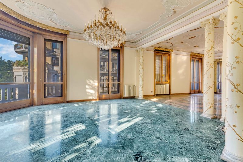 GRANDE RESIDENZA CON VISTA E DUE BOX
