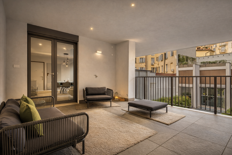 Eleganza Contemporanea con Loggia Privata in Residenza di Prestigio in Via Mangone (2)