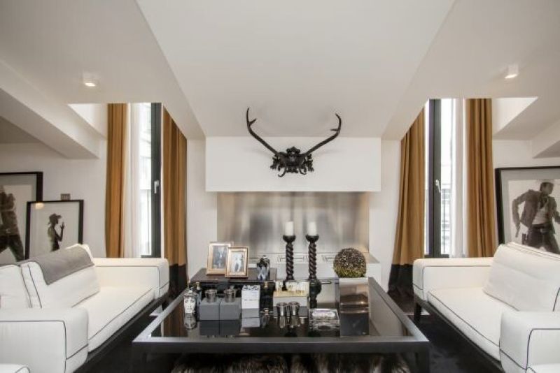 Elegante attico di design con ampio terrazzo