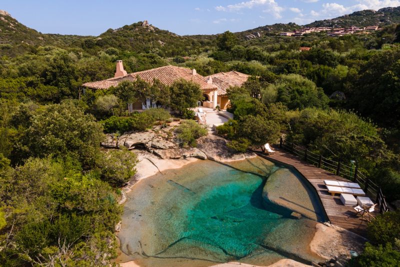 Meravigliosa villa con piscina naturale