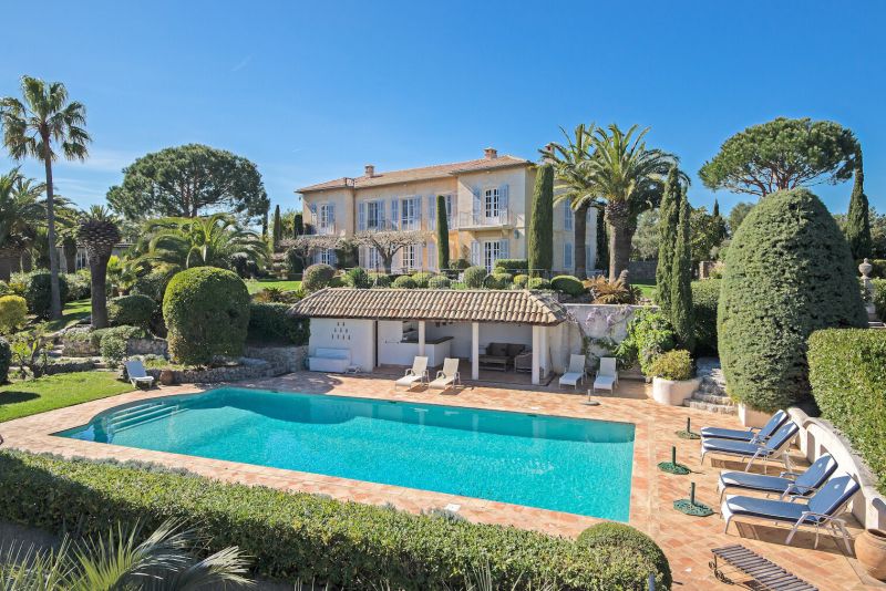 Prestigious sea view villa with park