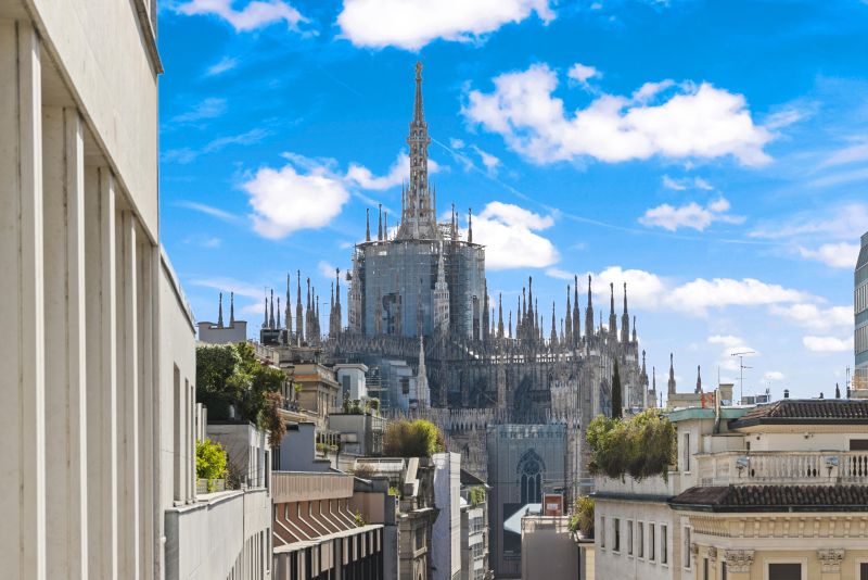 San Babila, residenza vista Duomo