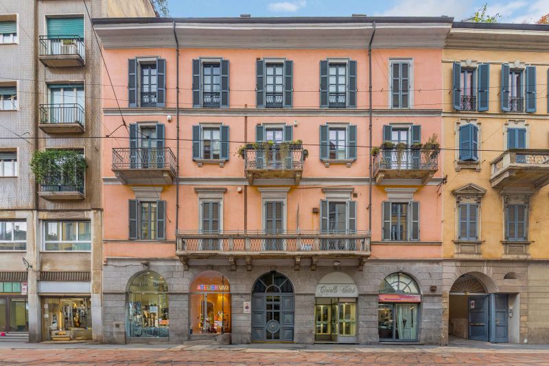 ELEGANTE ABITAZIONE IN PALAZZO VECCHIA MILANO